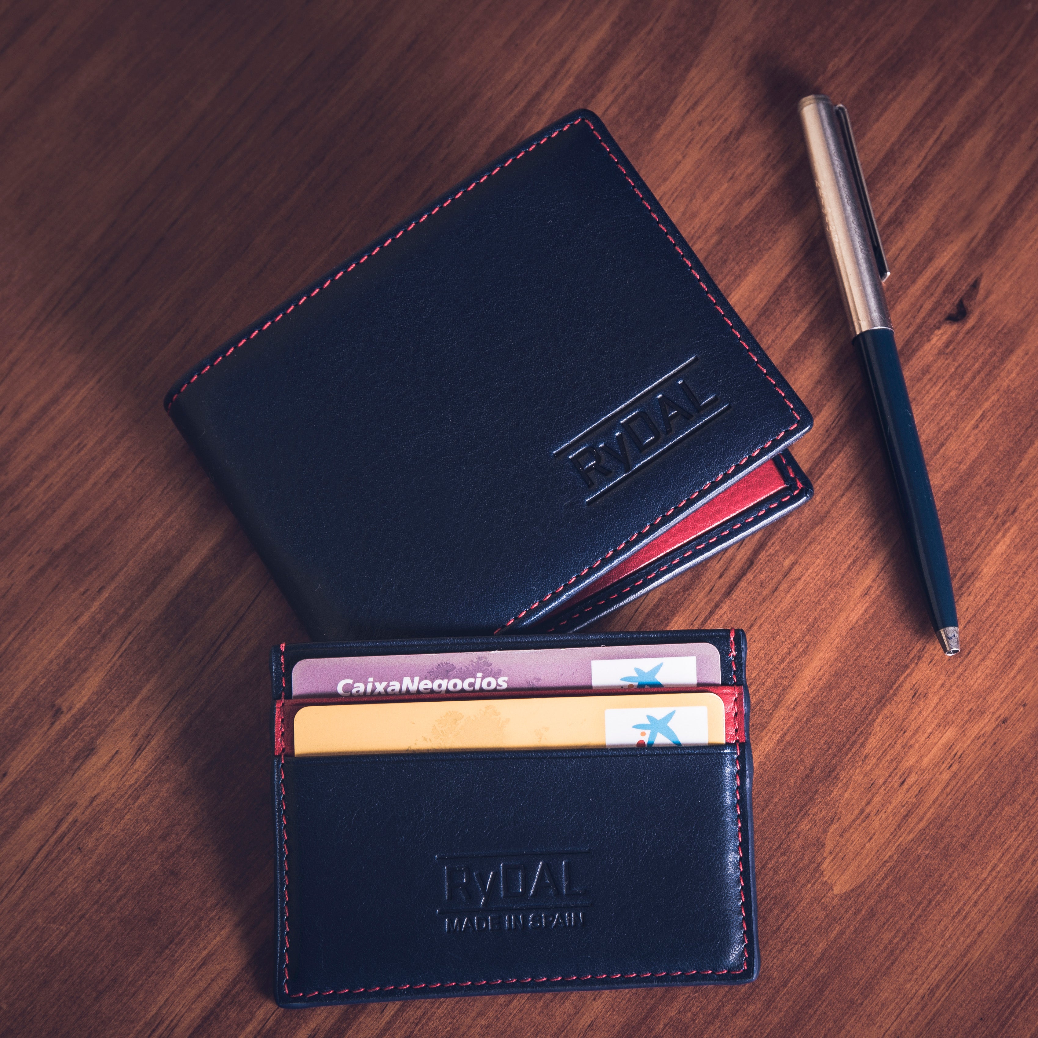 Leather wallets and leather card holders from Rydal.  Handcrafted from the finest Italian vegetable tanned leather.